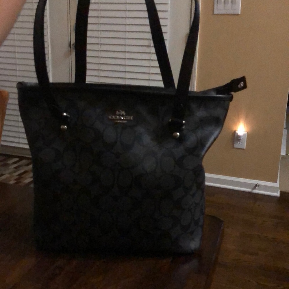 Coach Tote Bag Black Signature Design - Picture 3 of 4